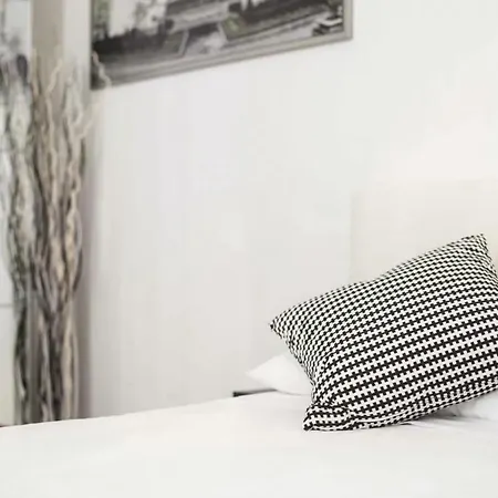 Apartment Torino 23 *